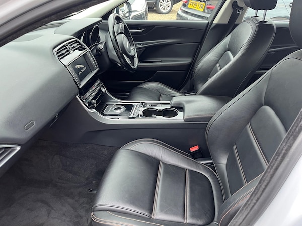 Used Jaguar XE 2016 for sale - 76259135: Photo 11