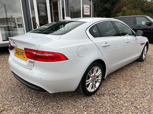 Used Jaguar XE 2016 for sale - 76259135: Photo 4