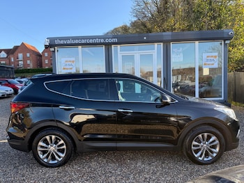 Used Hyundai Santa Fe 2016 for sale - 76996184: Photo