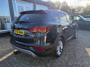 Used Hyundai Santa Fe 2016 for sale - 76996184: Photo