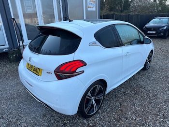 Used Peugeot 208 2018 for sale - 77909314: Photo