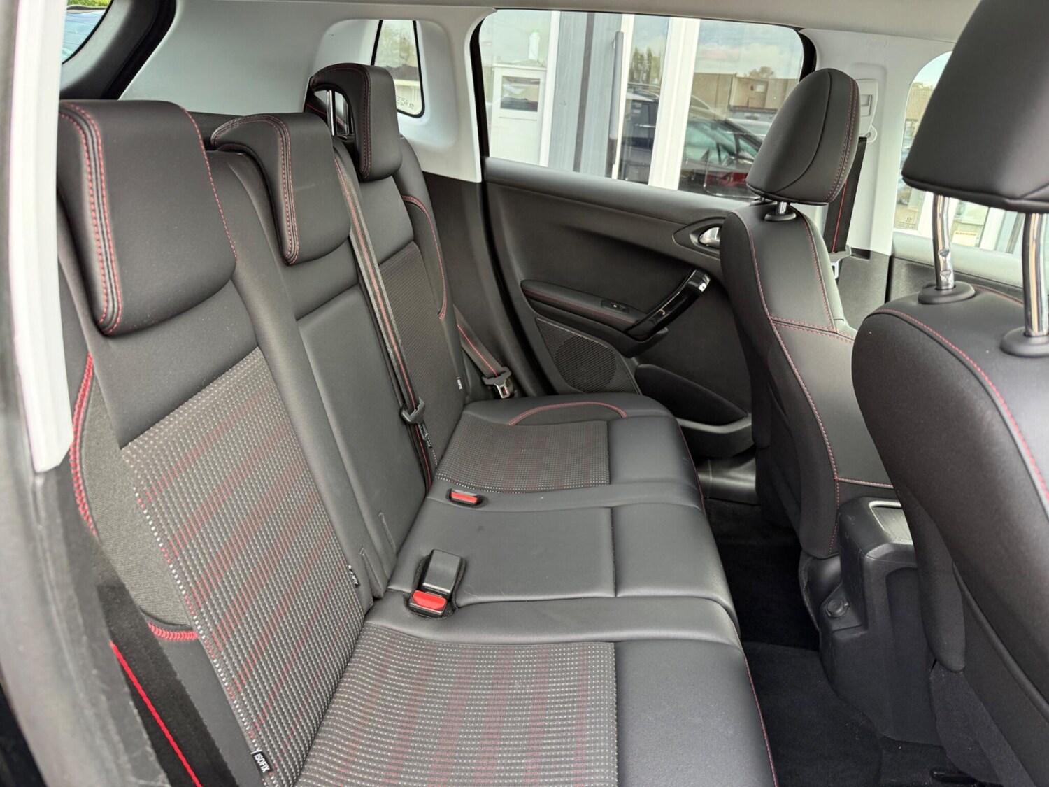 Used Peugeot 2008 2016 for sale - 76378113: Photo 10