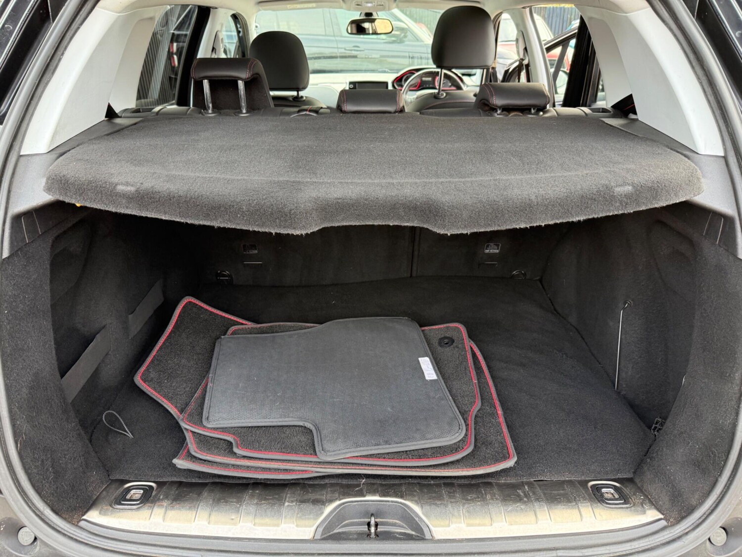 Used Peugeot 2008 2016 for sale - 76378113: Photo 11