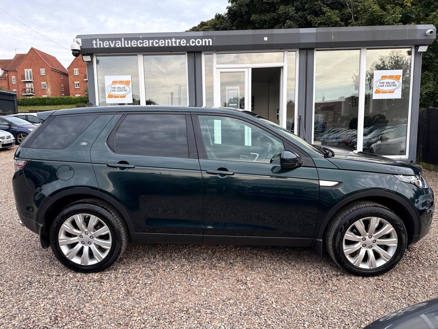 Used Land Rover Discovery Sport 2016 for sale - 76424717: Photo 2