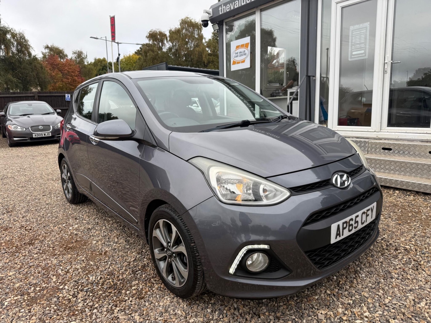 Used Hyundai i10 2015 for sale - 76152595: Photo 1