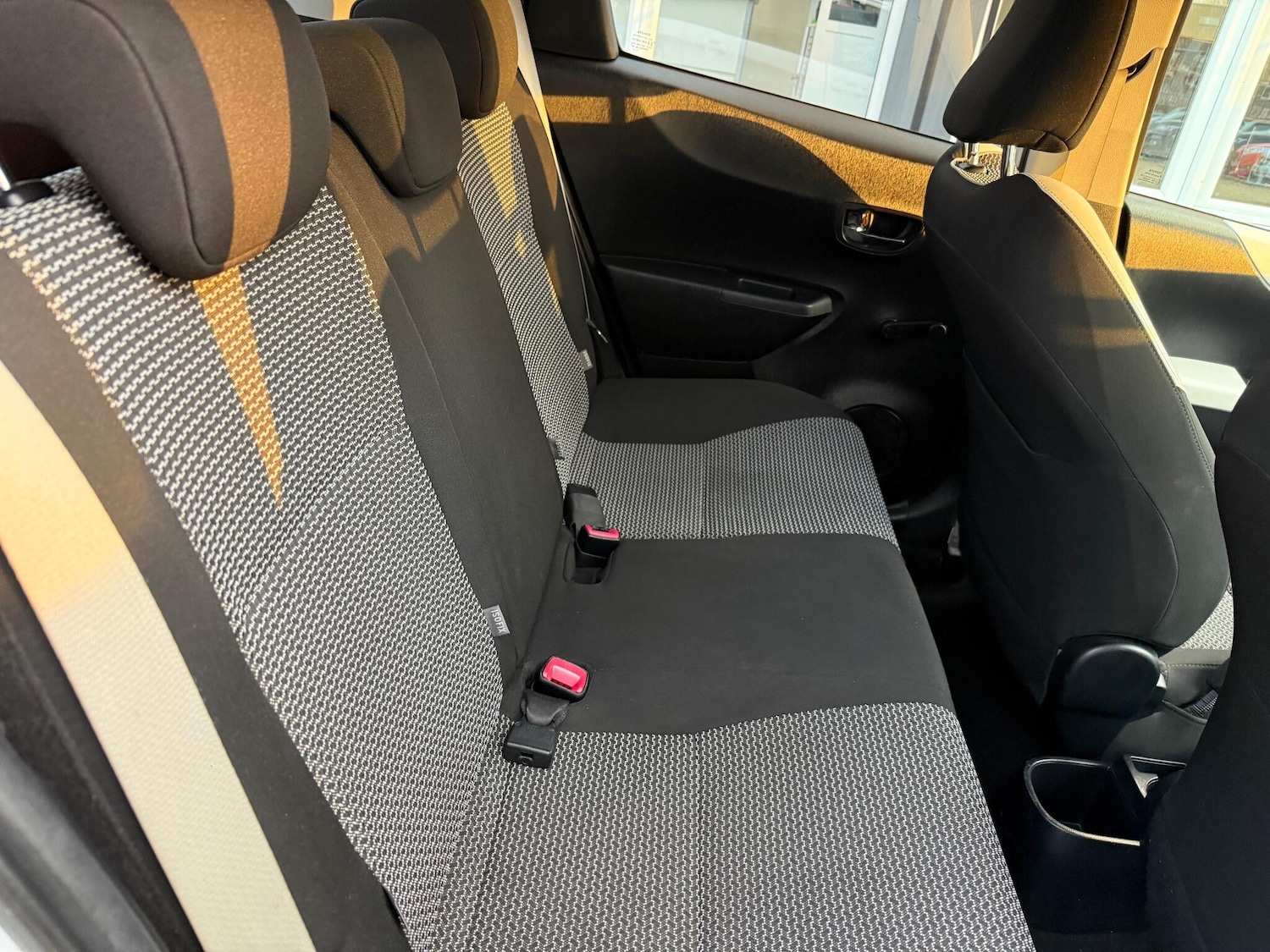 Used Toyota Yaris 2013 for sale - 76913966: Photo 9