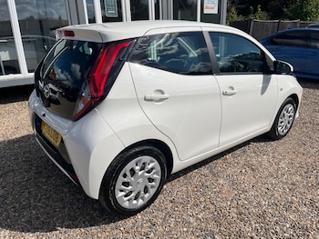 Used Toyota AYGO 2019 for sale - 79268351: Photo