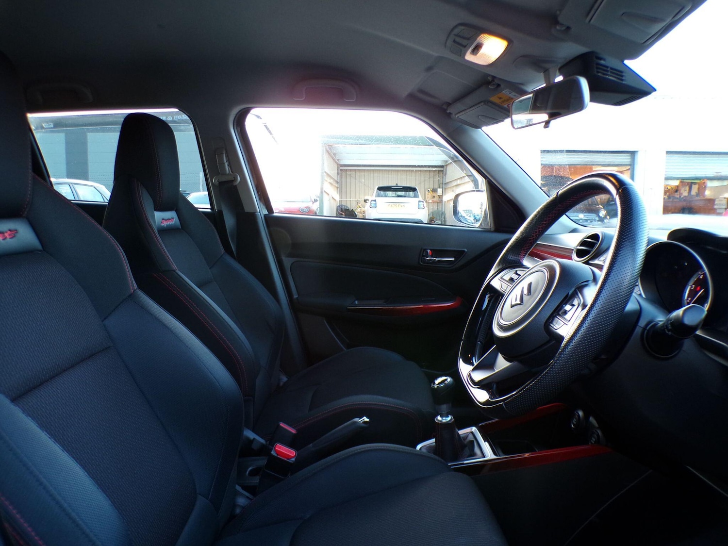 Used Suzuki Swift for sale - 77387000: Photo 11