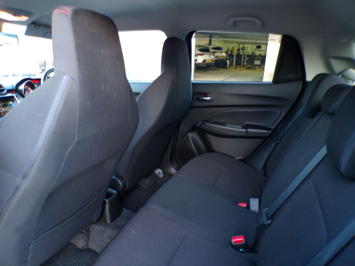 Used Suzuki Swift for sale - 77387000: Photo 14