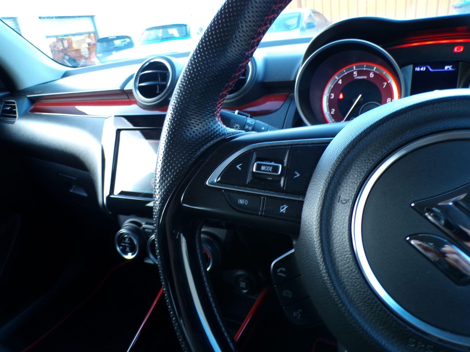 Used Suzuki Swift for sale - 77387000: Photo 24