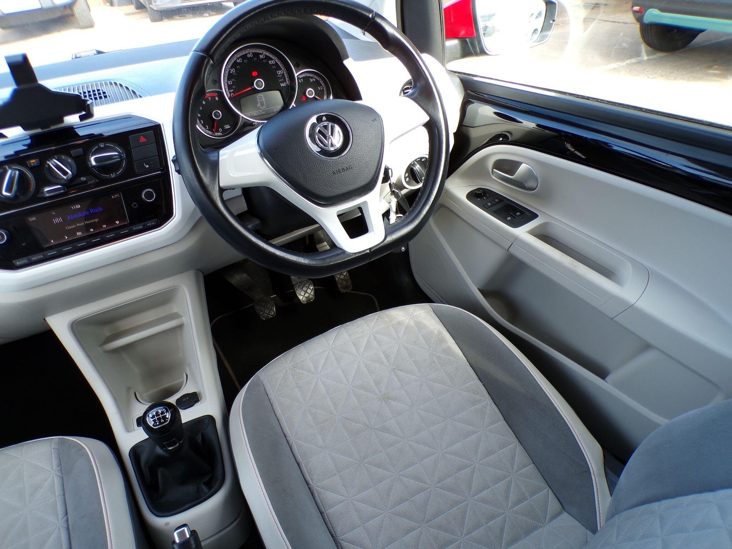 Used Volkswagen up! 2019 for sale - 77754107: Photo 19