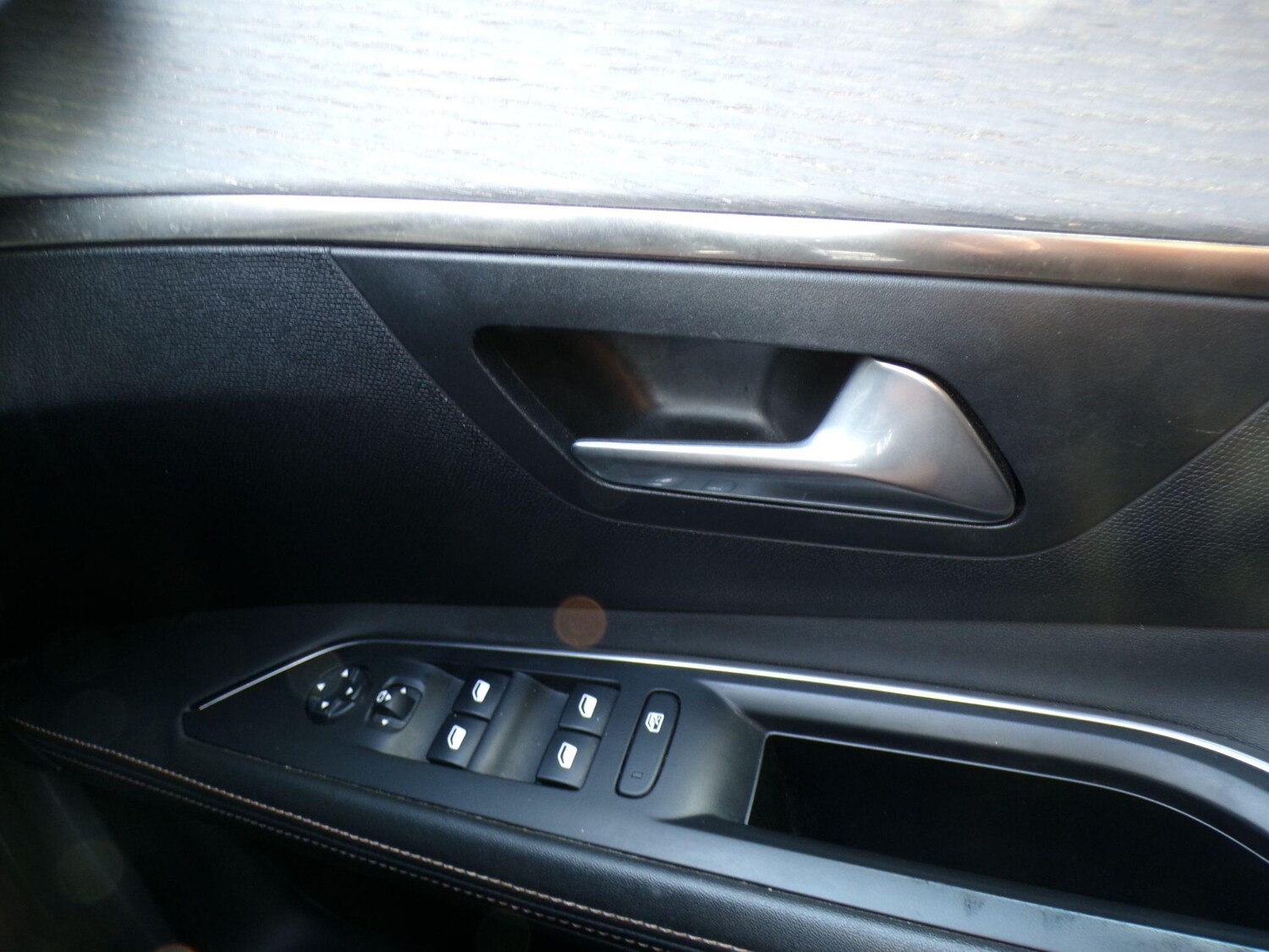 Used Peugeot 3008 2020 for sale - 76060515: Photo 23