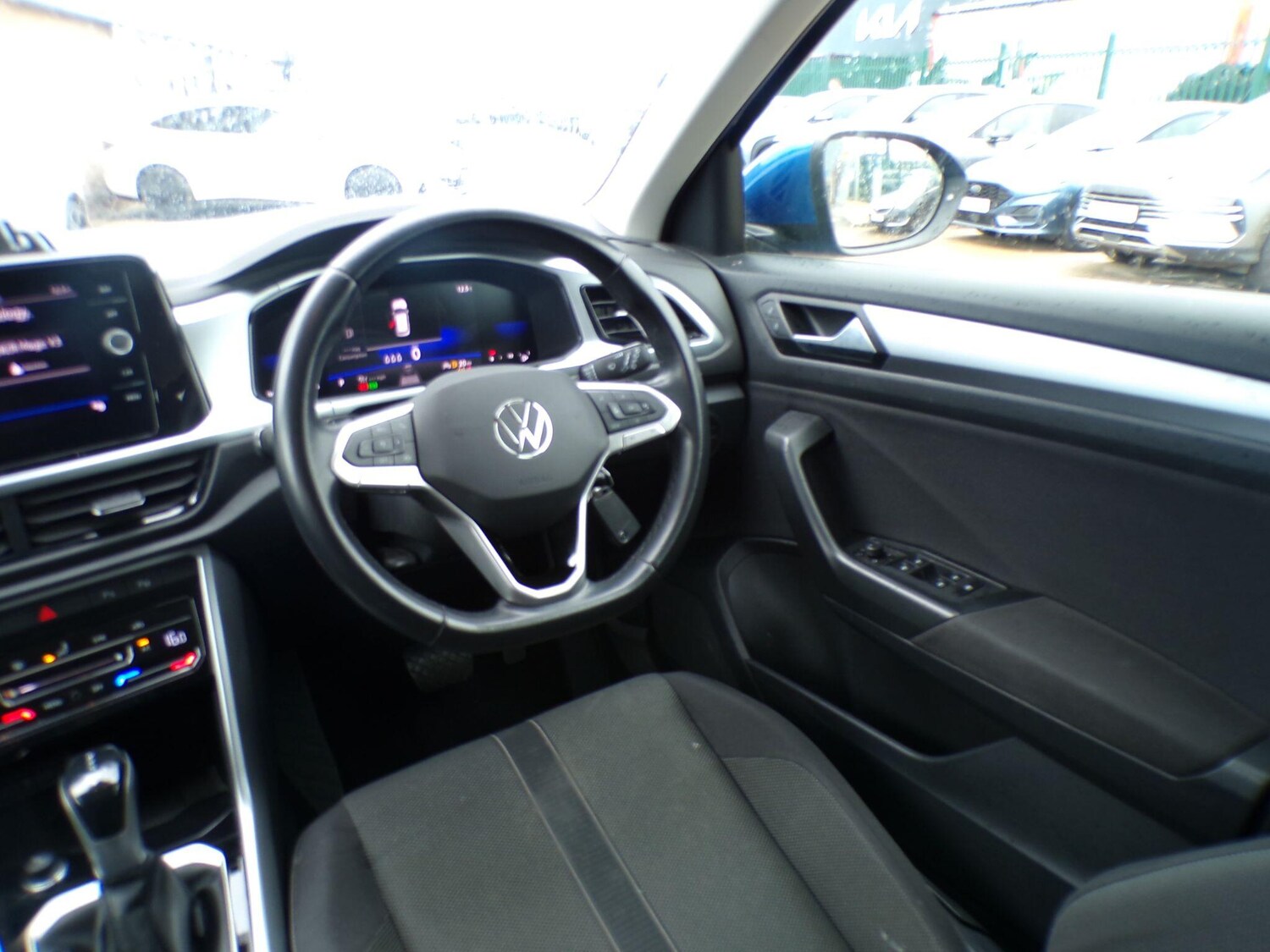 Used Volkswagen T-Roc 2023 for sale - 78157006: Photo 17