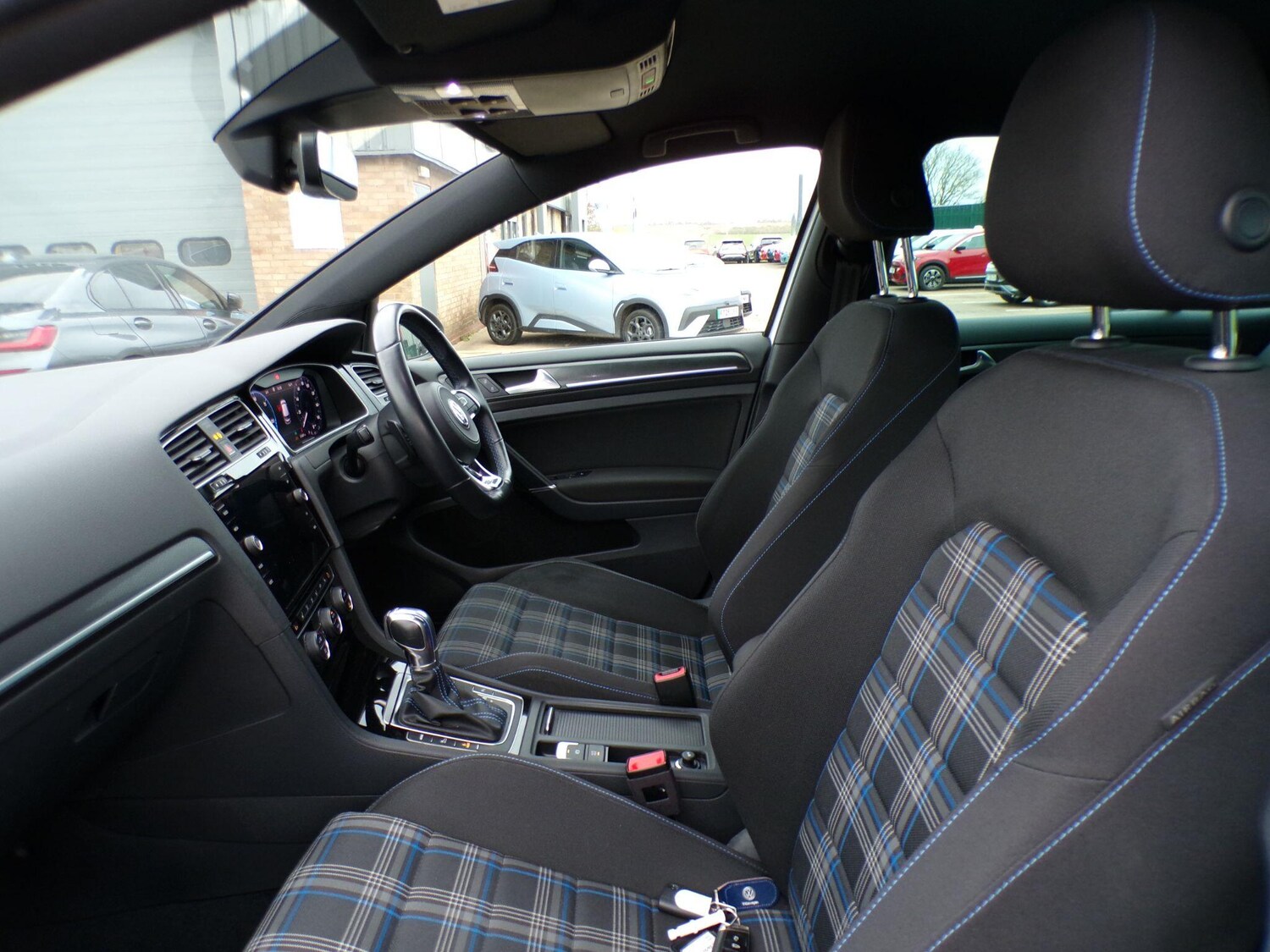 Used Volkswagen Golf 2017 for sale - 76485667: Photo 17