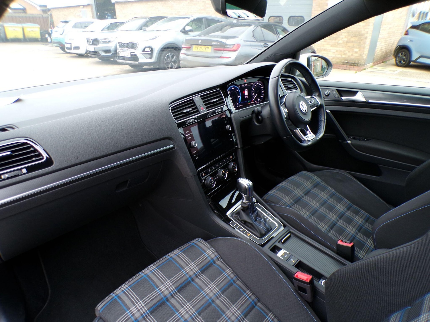 Used Volkswagen Golf 2017 for sale - 76485667: Photo 19