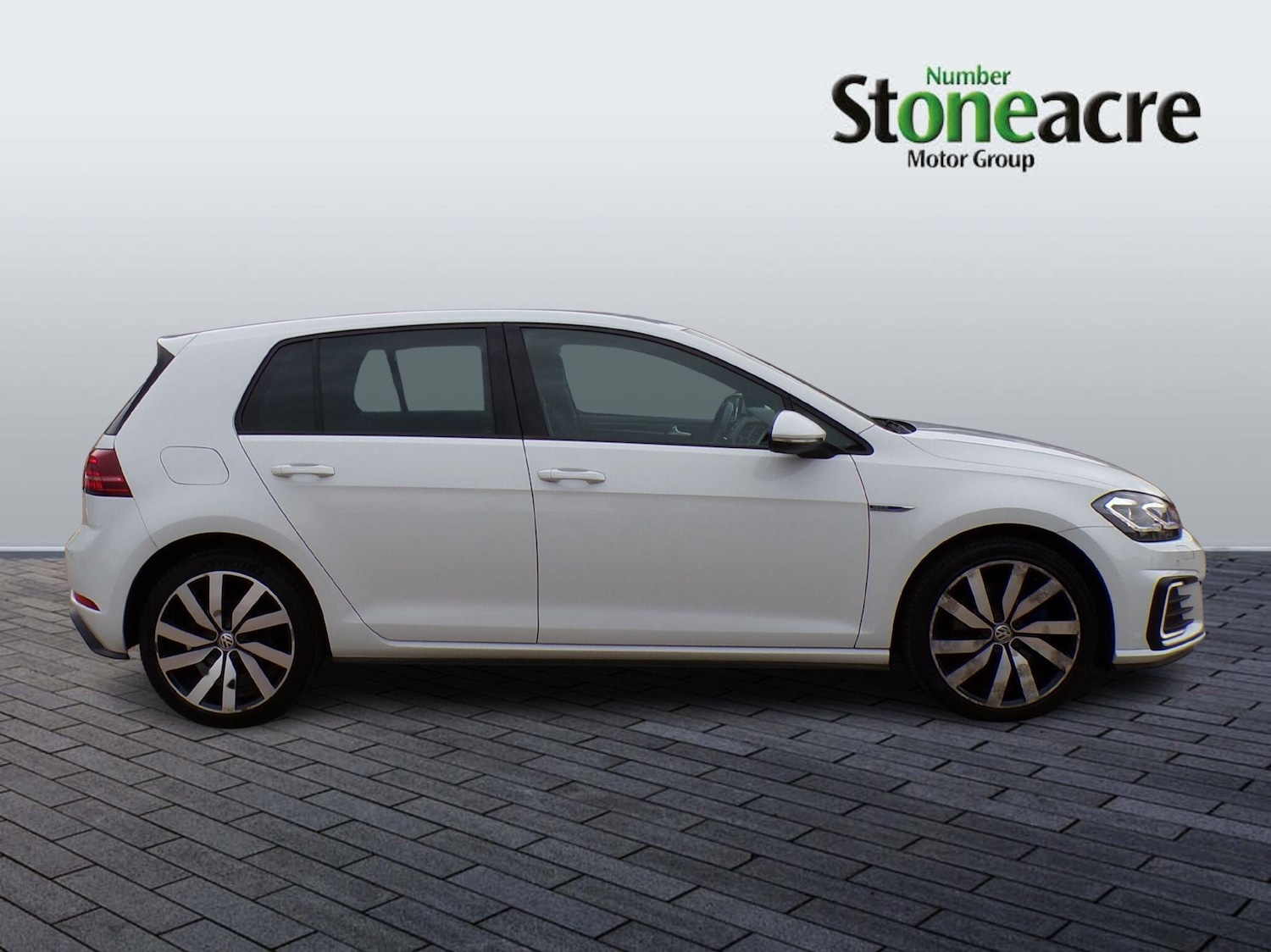 Used Volkswagen Golf 2017 for sale - 76485667: Photo 2