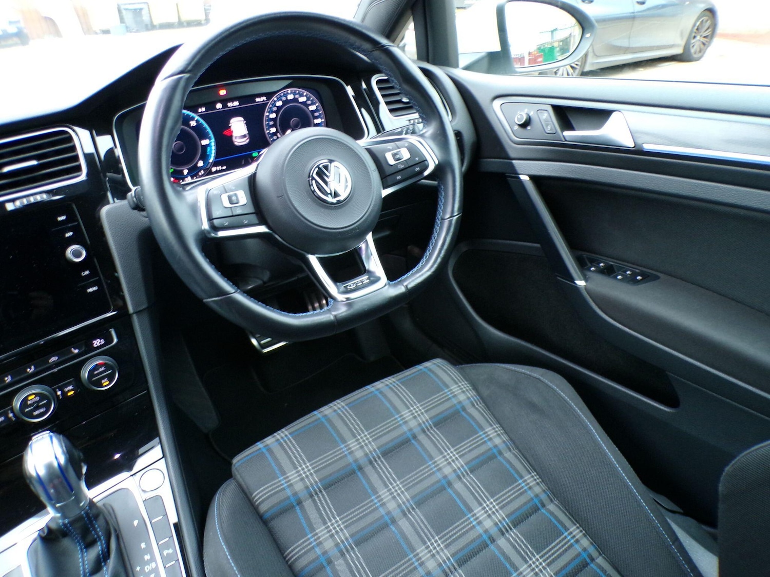 Used Volkswagen Golf 2017 for sale - 76485667: Photo 22