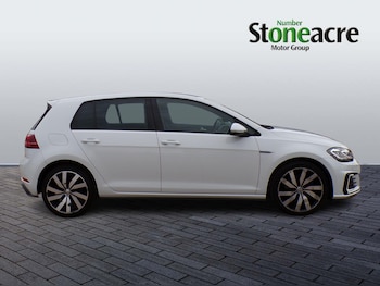 Used Volkswagen Golf 2017 for sale - 76485667: Photo
