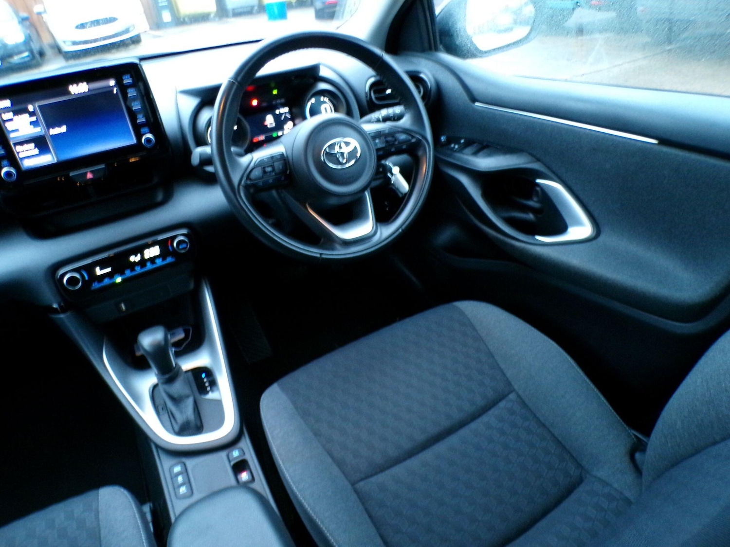 Used Toyota Yaris 2022 for sale - 77525097: Photo 17