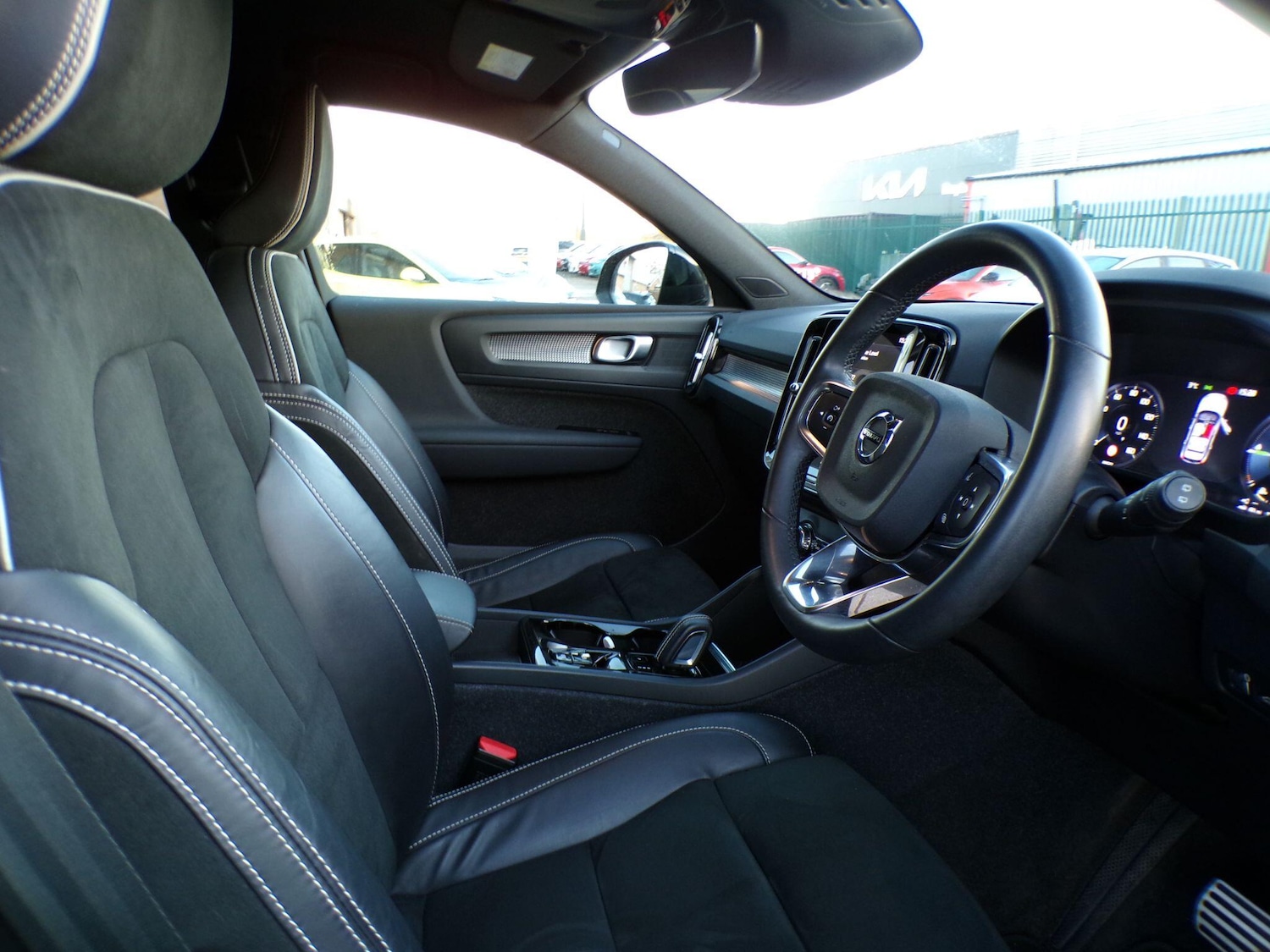 Used Volvo XC40 2021 for sale - 77156532: Photo 11