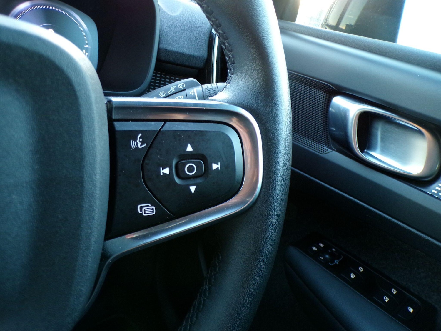 Used Volvo XC40 2021 for sale - 77156532: Photo 21