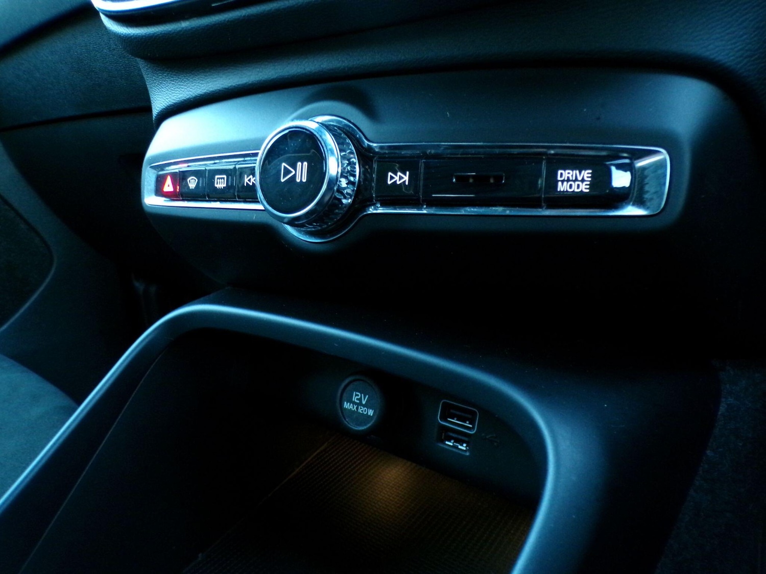 Used Volvo XC40 2021 for sale - 77156532: Photo 22