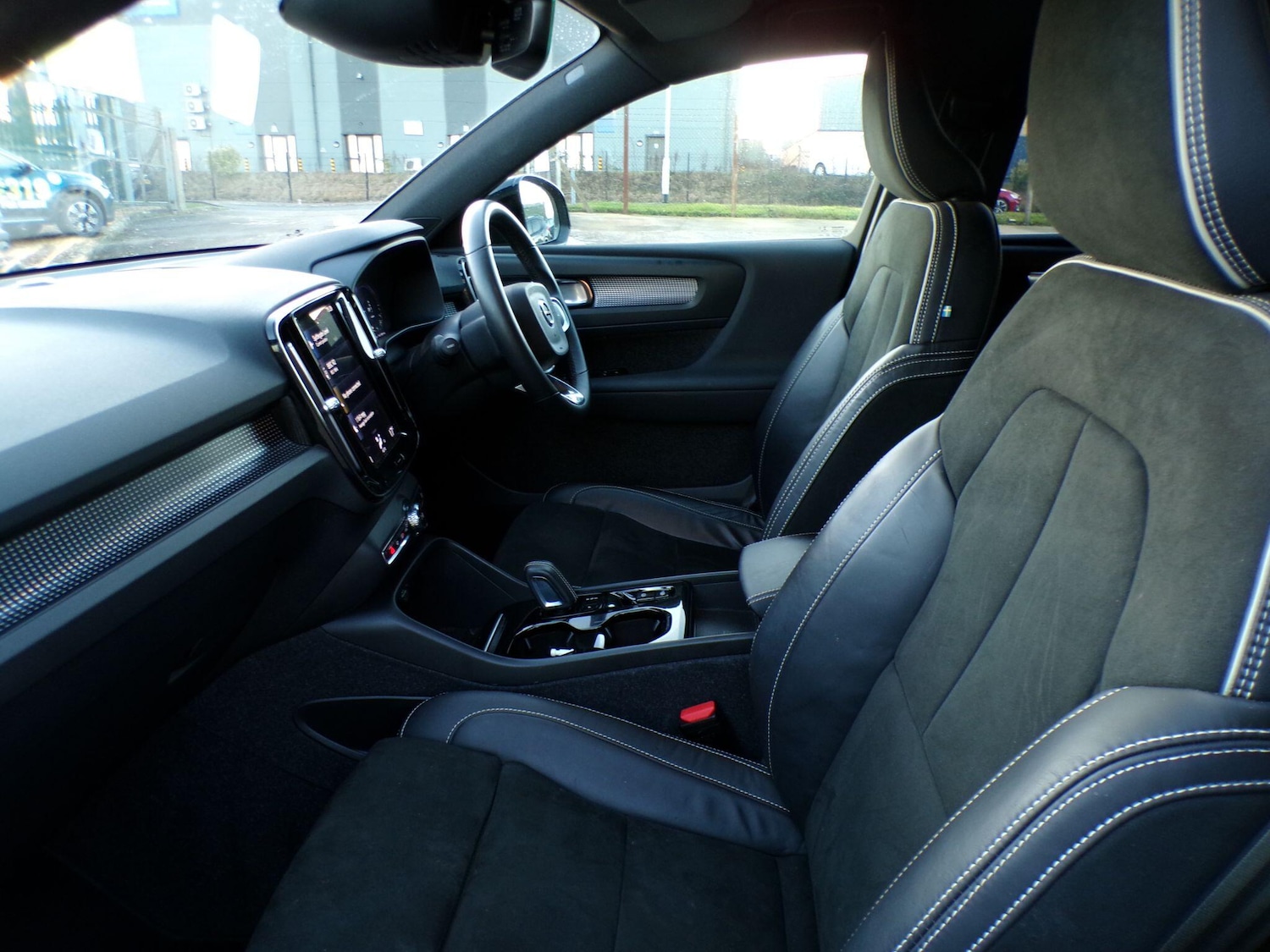 Used Volvo XC40 2021 for sale - 77156532: Photo 29