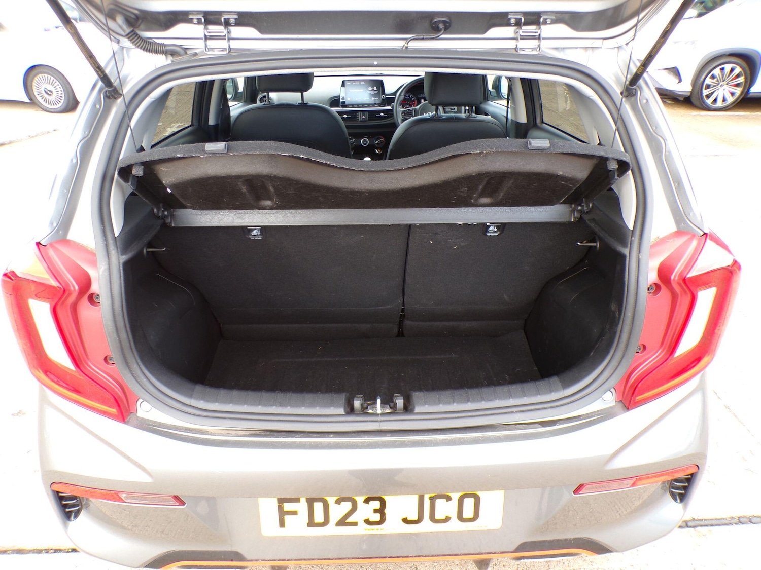 Used Kia Picanto 2023 for sale - 76137475: Photo 10