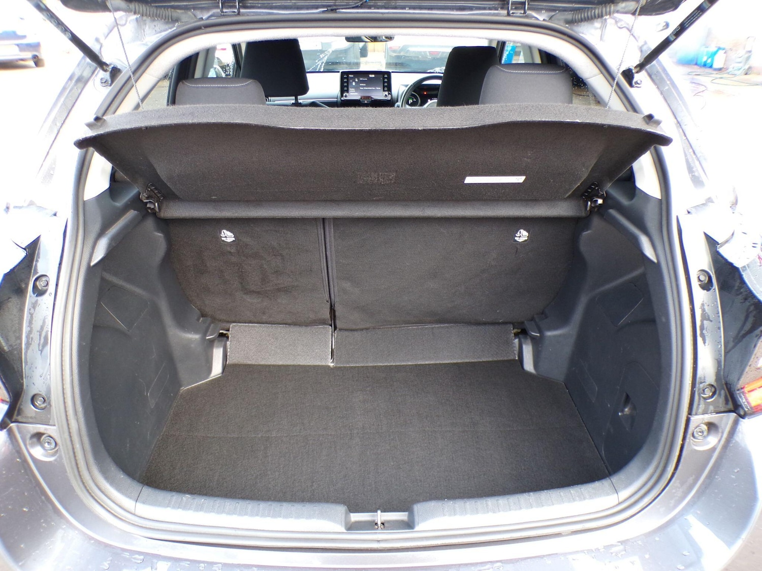 Used Toyota Yaris 2021 for sale - 76634253: Photo 10