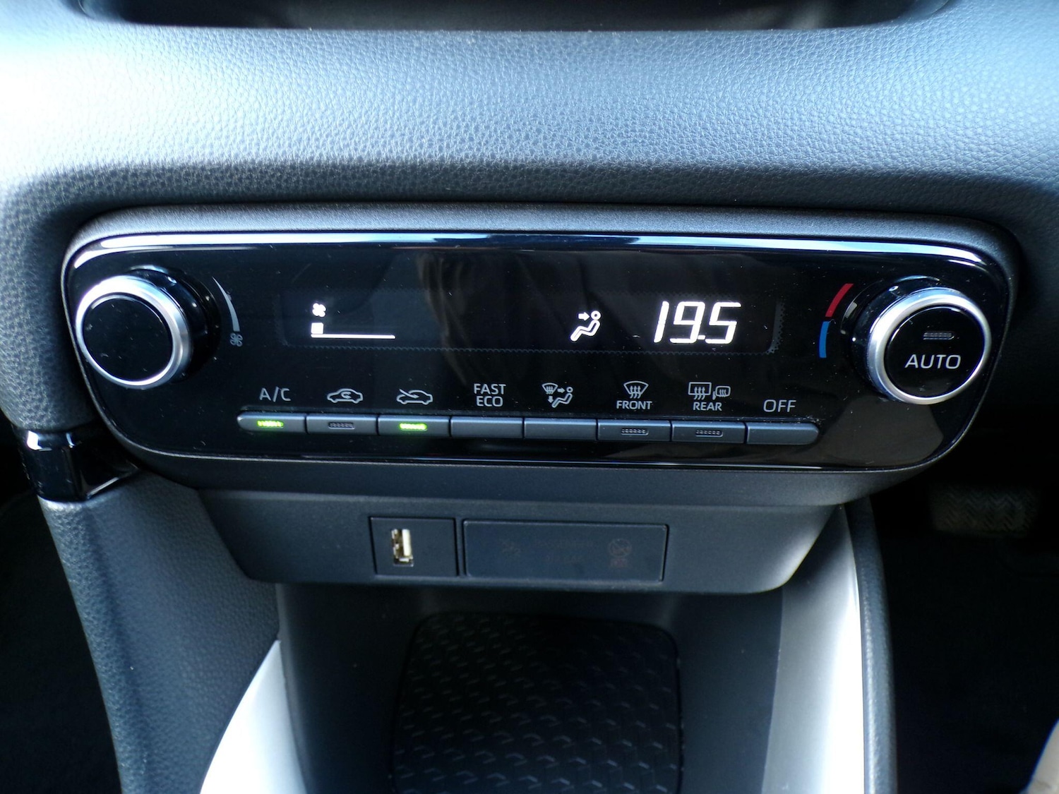 Used Toyota Yaris 2021 for sale - 76634253: Photo 20