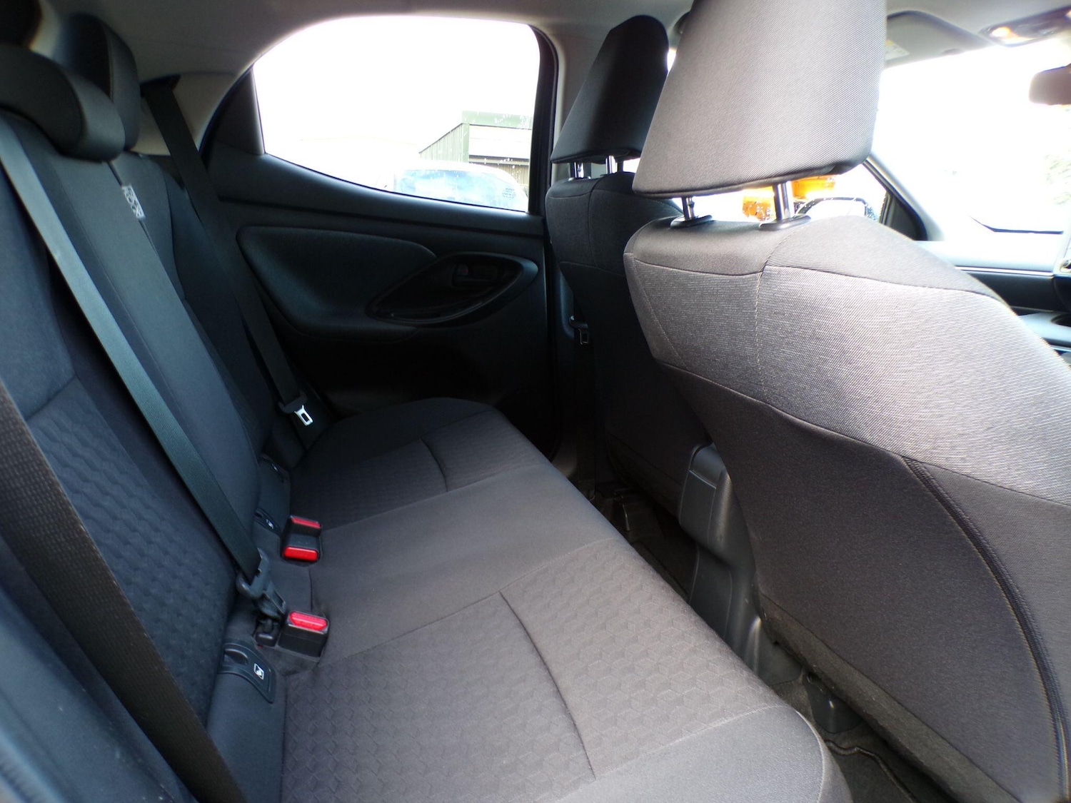 Used Toyota Yaris 2021 for sale - 76634253: Photo 27