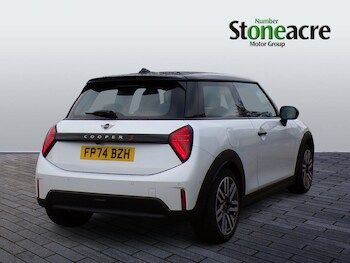 Used MINI Hatch 2024 for sale - 77525080: Photo