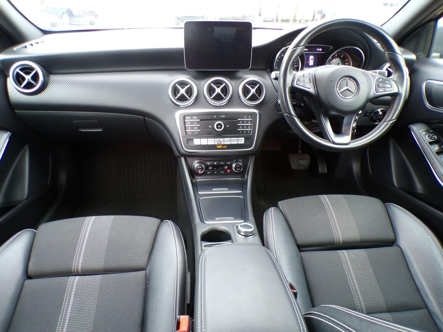 Used Mercedes-Benz A-Class 2018 for sale - 76573097: Photo 15