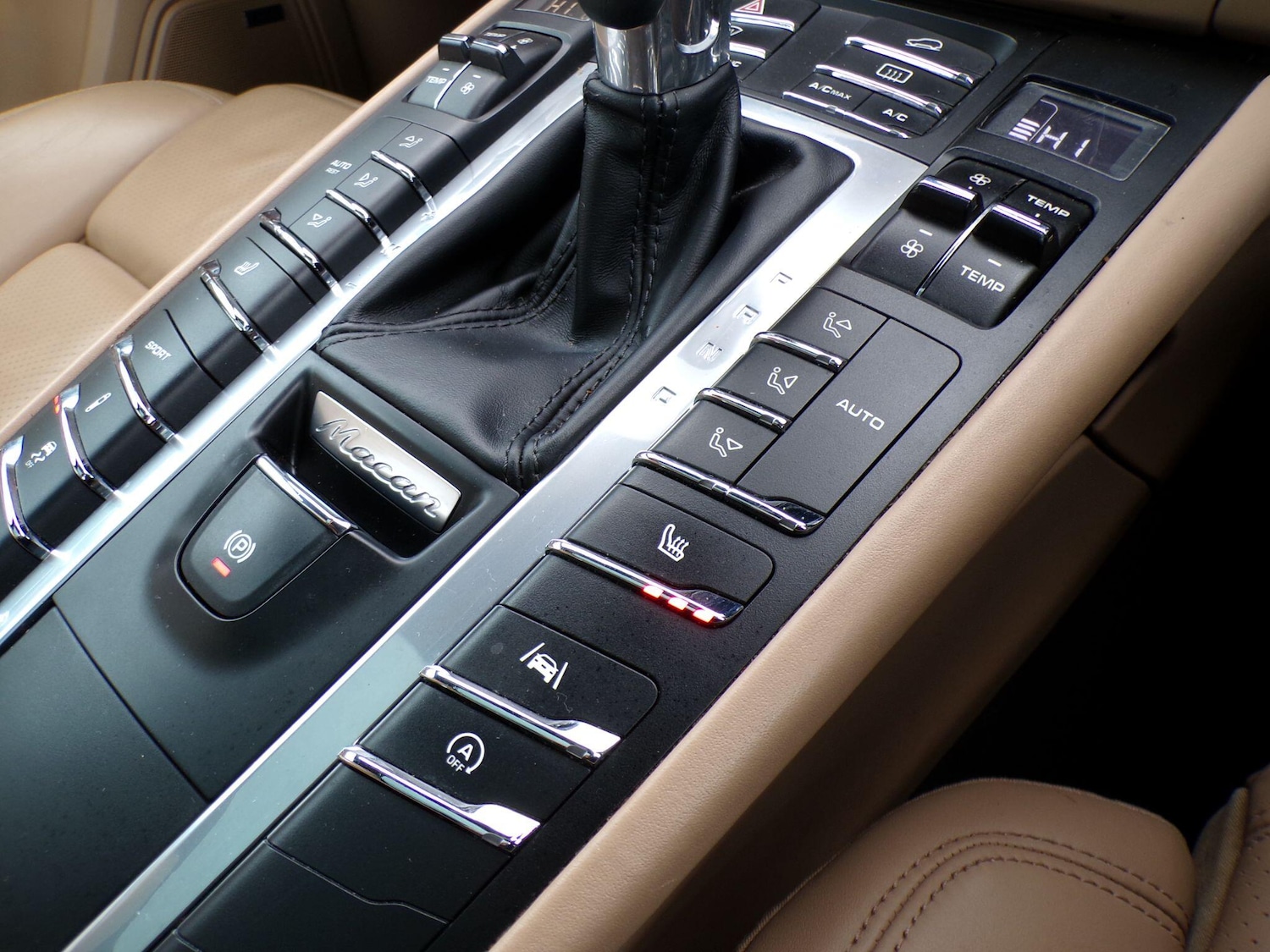 Used Porsche Macan 2018 for sale - 77156092: Photo 31