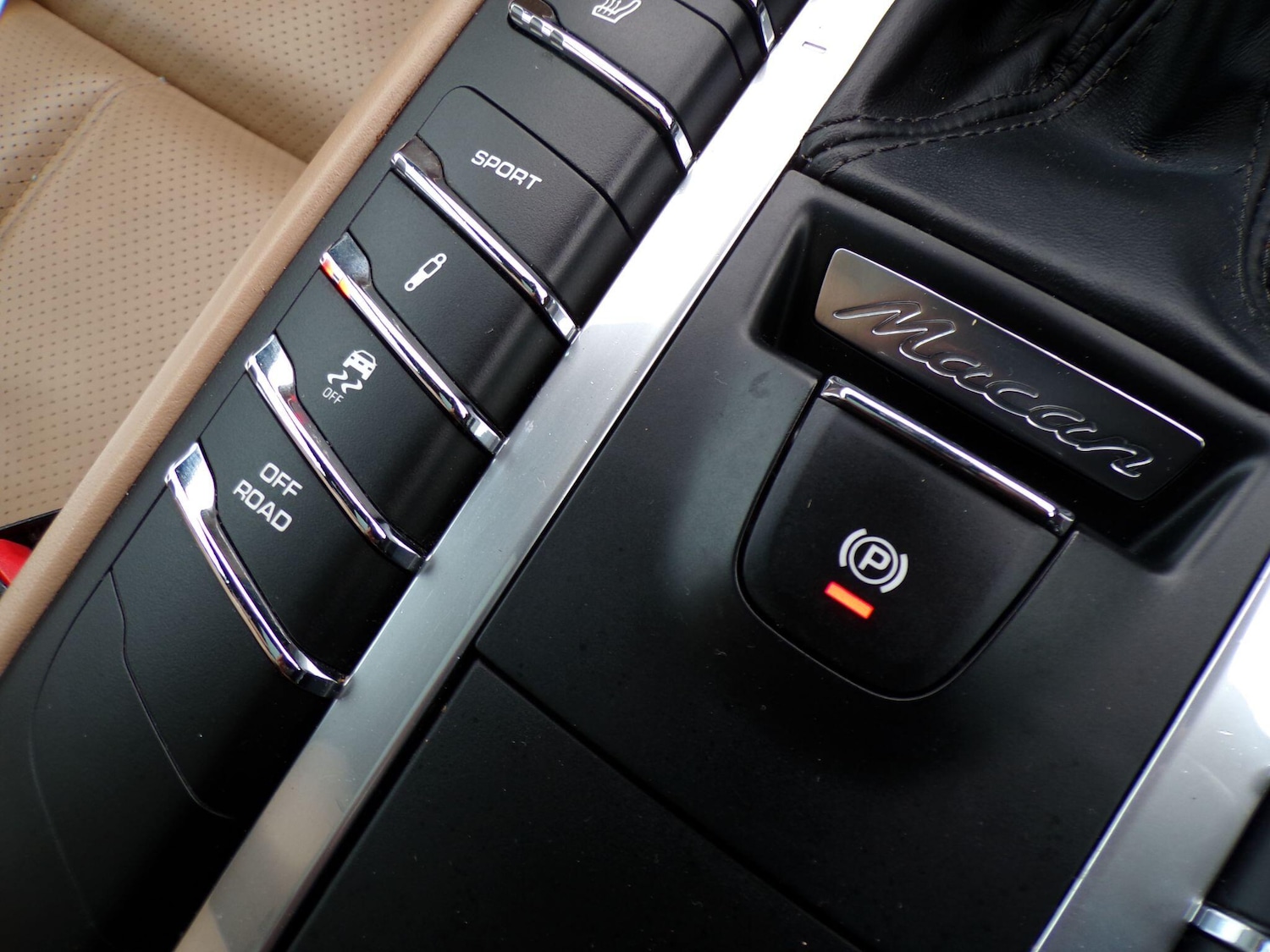 Used Porsche Macan 2018 for sale - 77156092: Photo 32