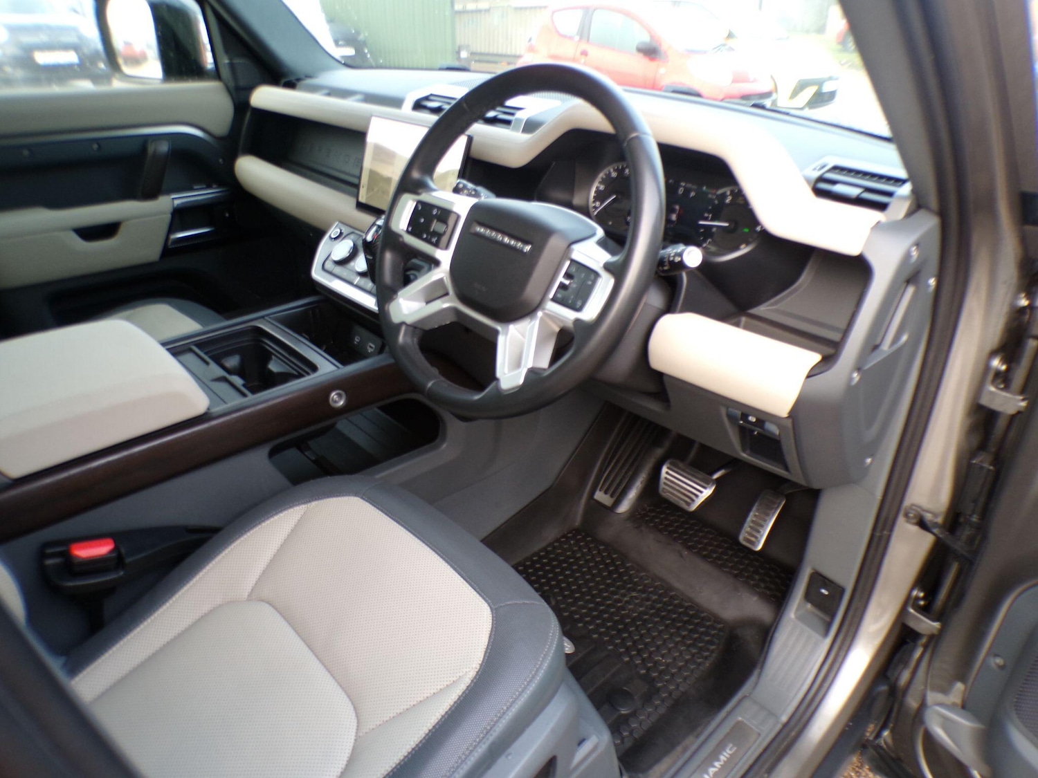 Used Land Rover Defender 2023 for sale - 77016234: Photo 14