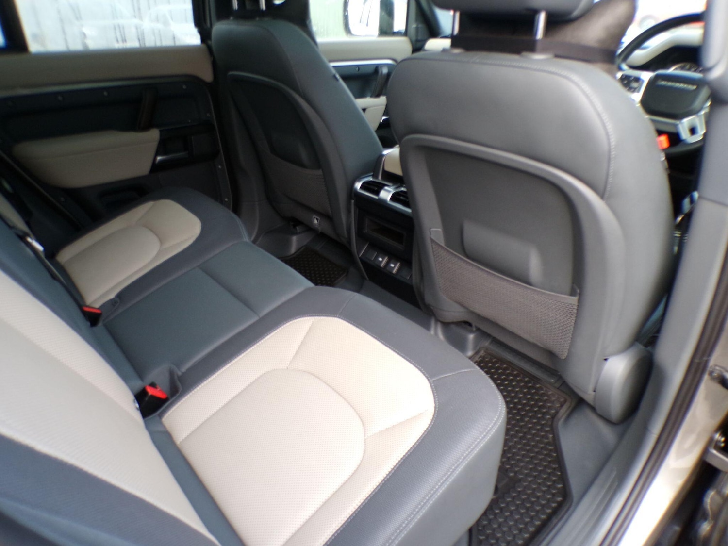 Used Land Rover Defender 2023 for sale - 77016234: Photo 16