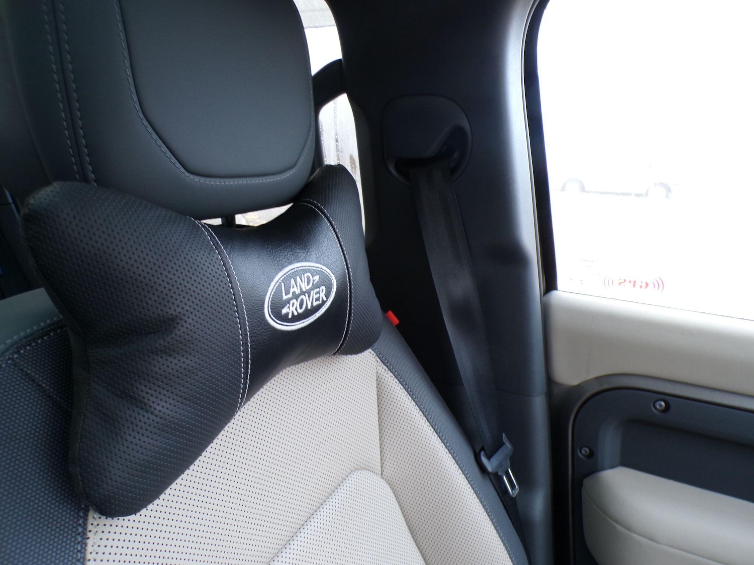 Used Land Rover Defender 2023 for sale - 77016234: Photo 32