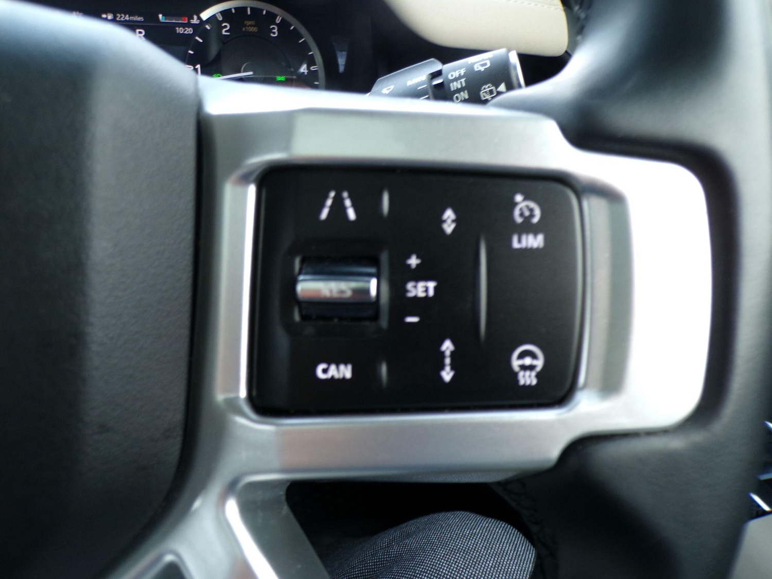 Used Land Rover Defender 2023 for sale - 77016234: Photo 34