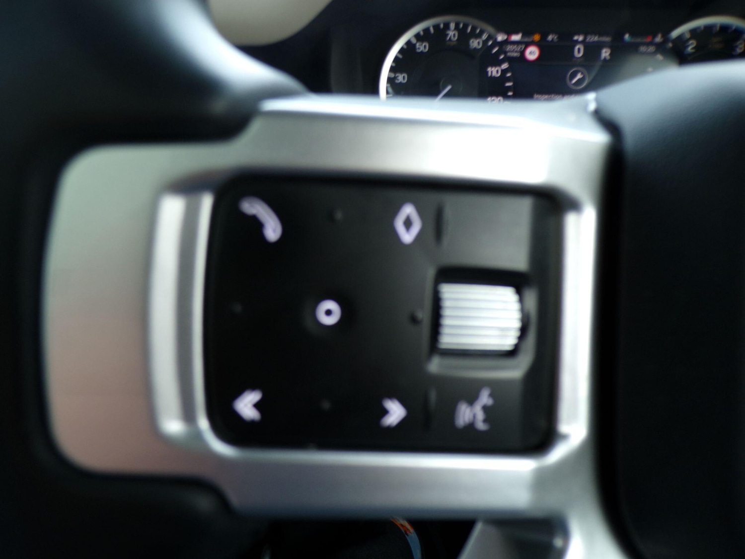 Used Land Rover Defender 2023 for sale - 77016234: Photo 35