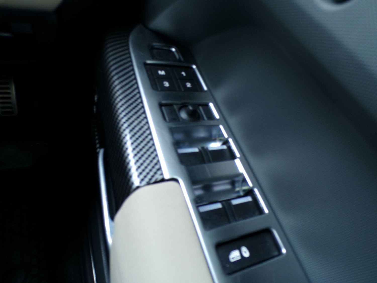 Used Land Rover Defender 2023 for sale - 77016234: Photo 36