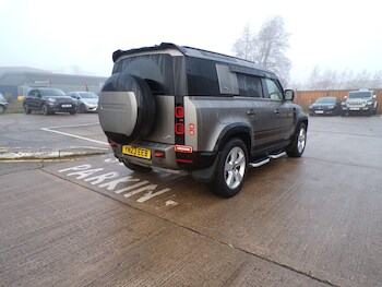 Used Land Rover Defender 2023 for sale - 77016234: Photo
