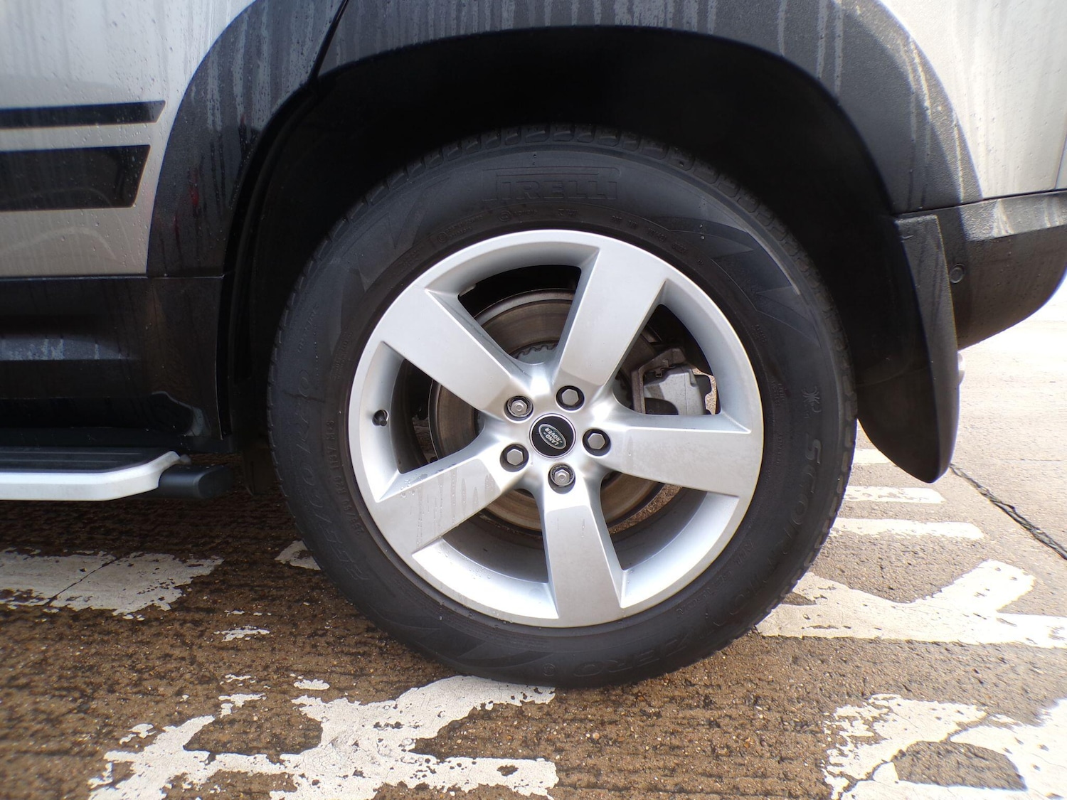 Used Land Rover Defender 2023 for sale - 77016234: Photo 9