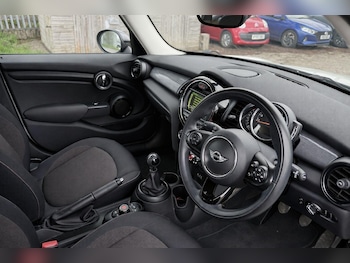 Used MINI Hatch 2018 for sale - 78214698: Photo