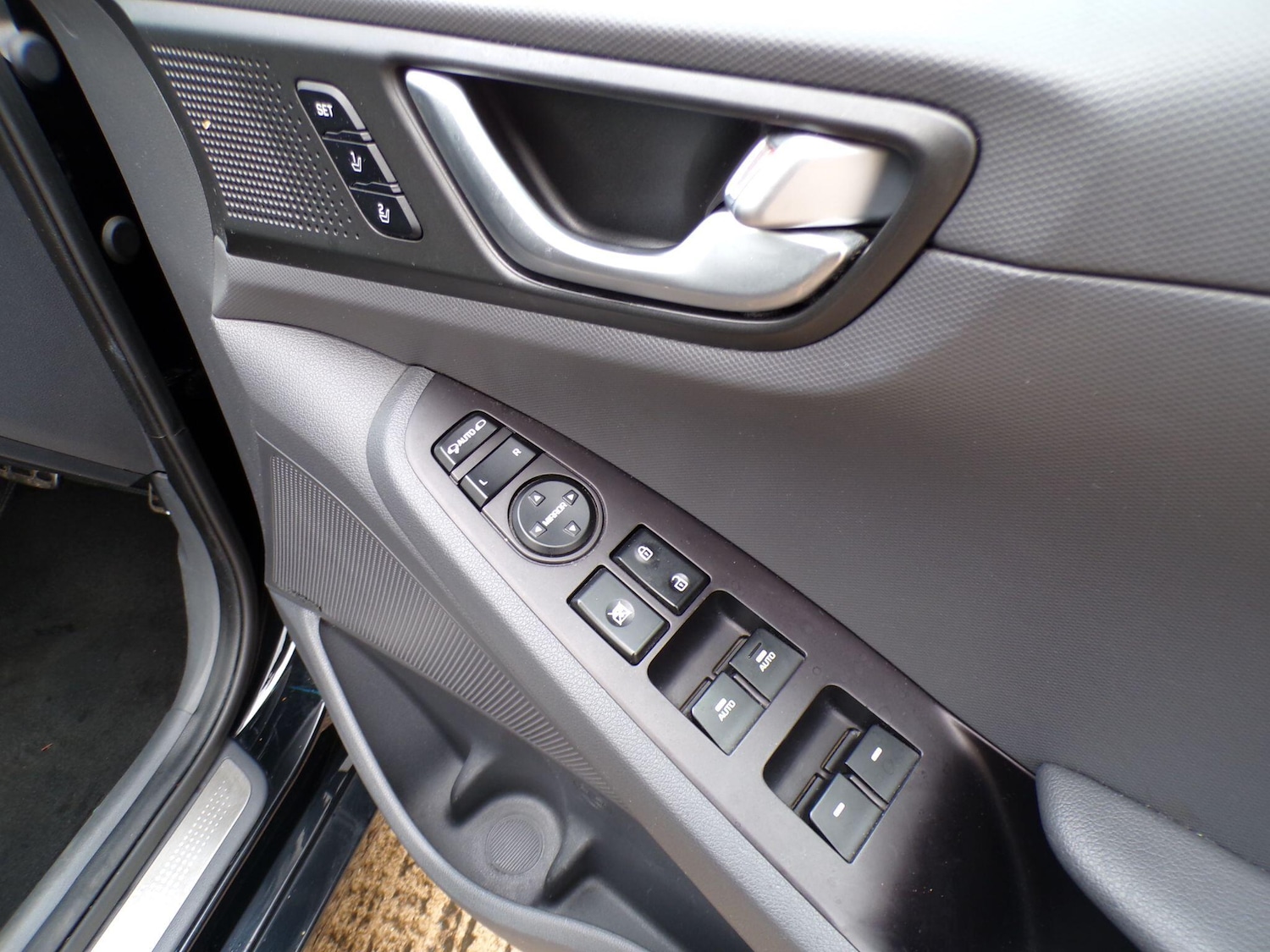 Used Hyundai IONIQ 2017 for sale - 77550651: Photo 12