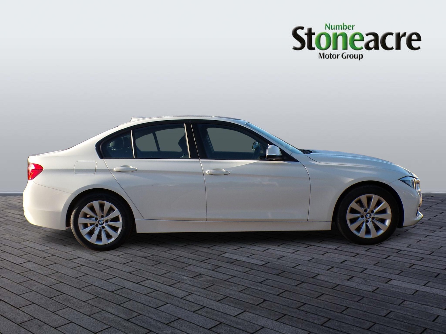 Used BMW 3 Series 2015 for sale - 76801415: Photo 2