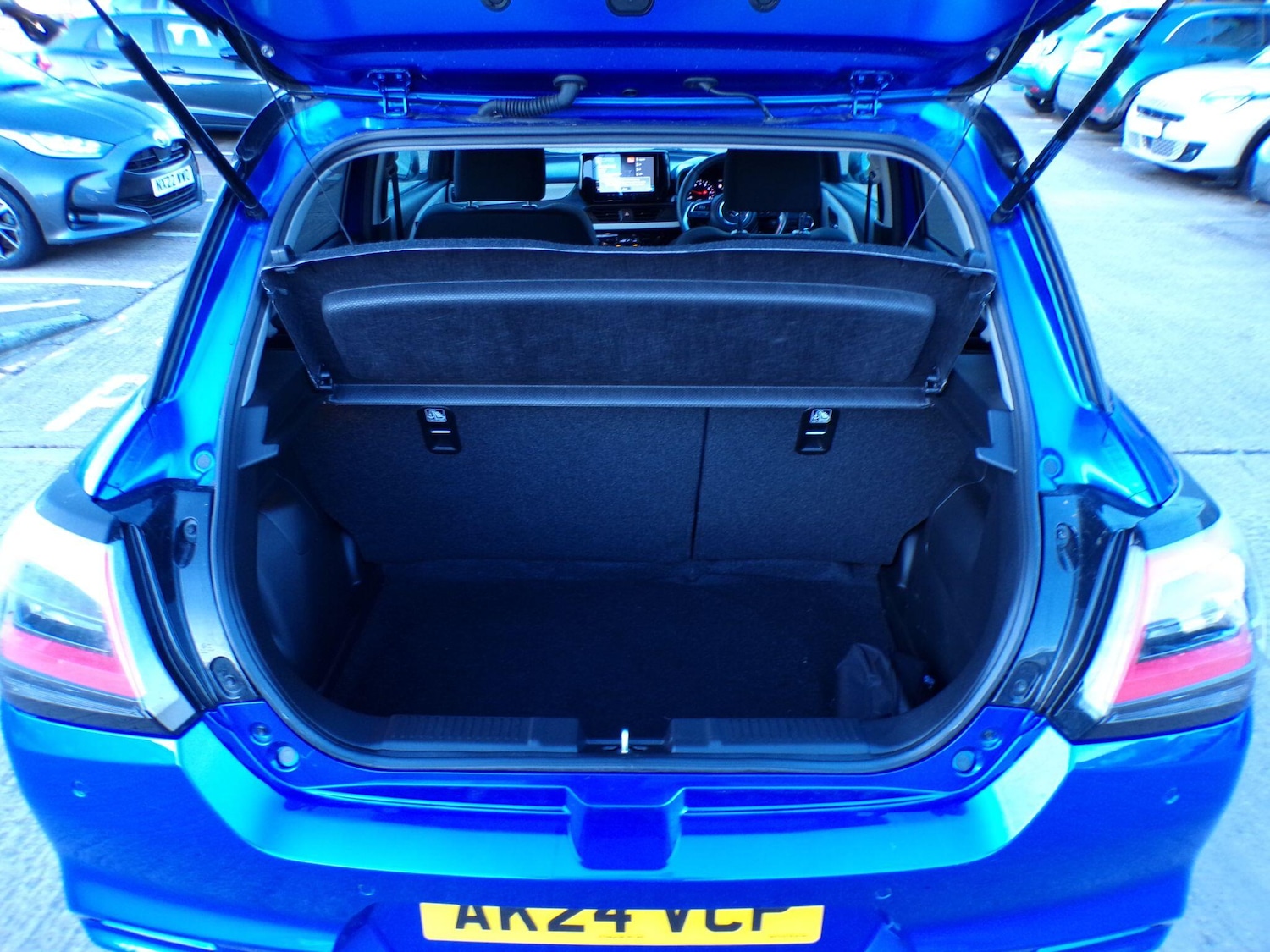 Used Suzuki Swift 2024 for sale - 77387174: Photo 10