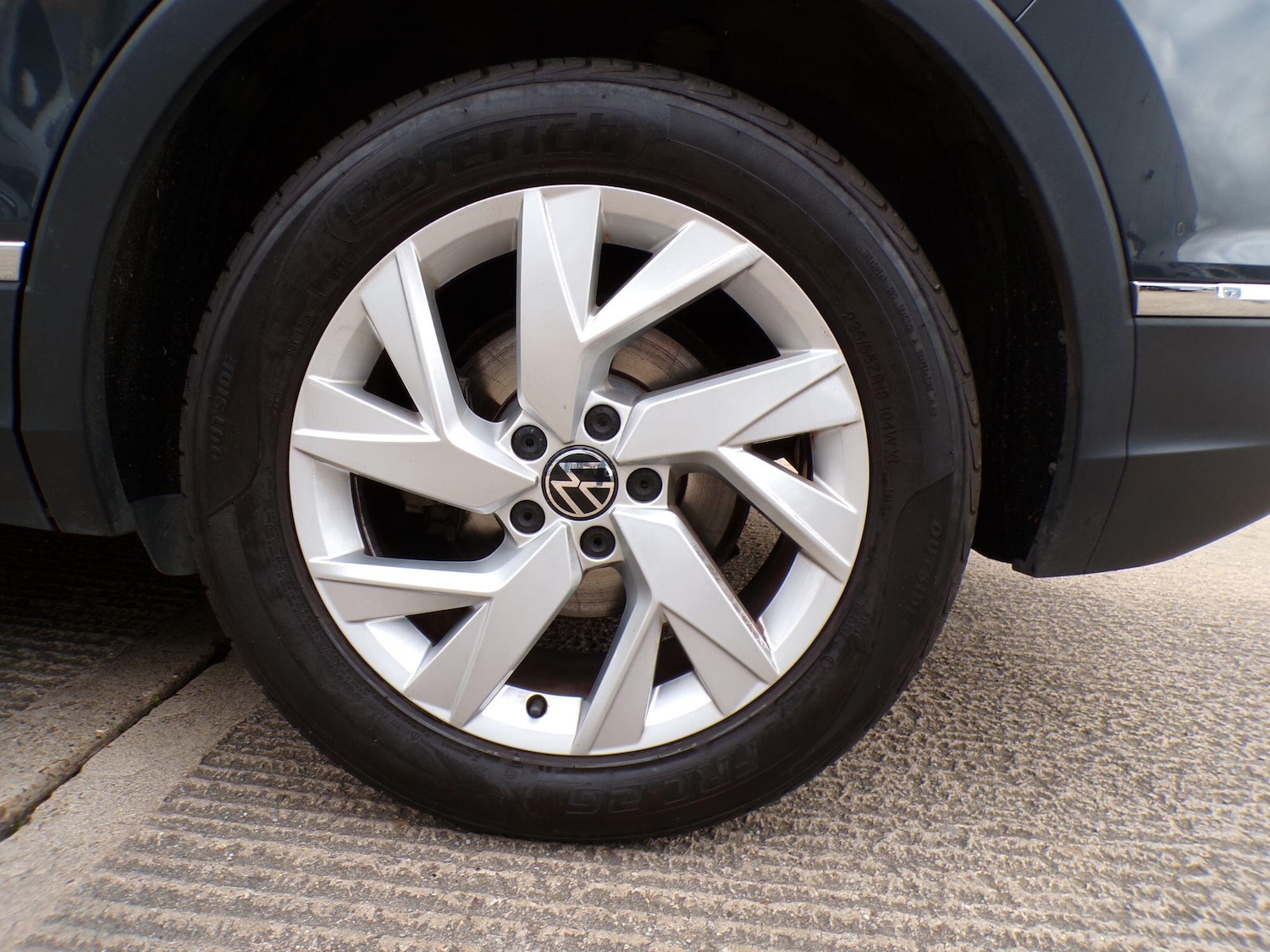 Used Volkswagen Tiguan for sale - 76995154: Photo 9