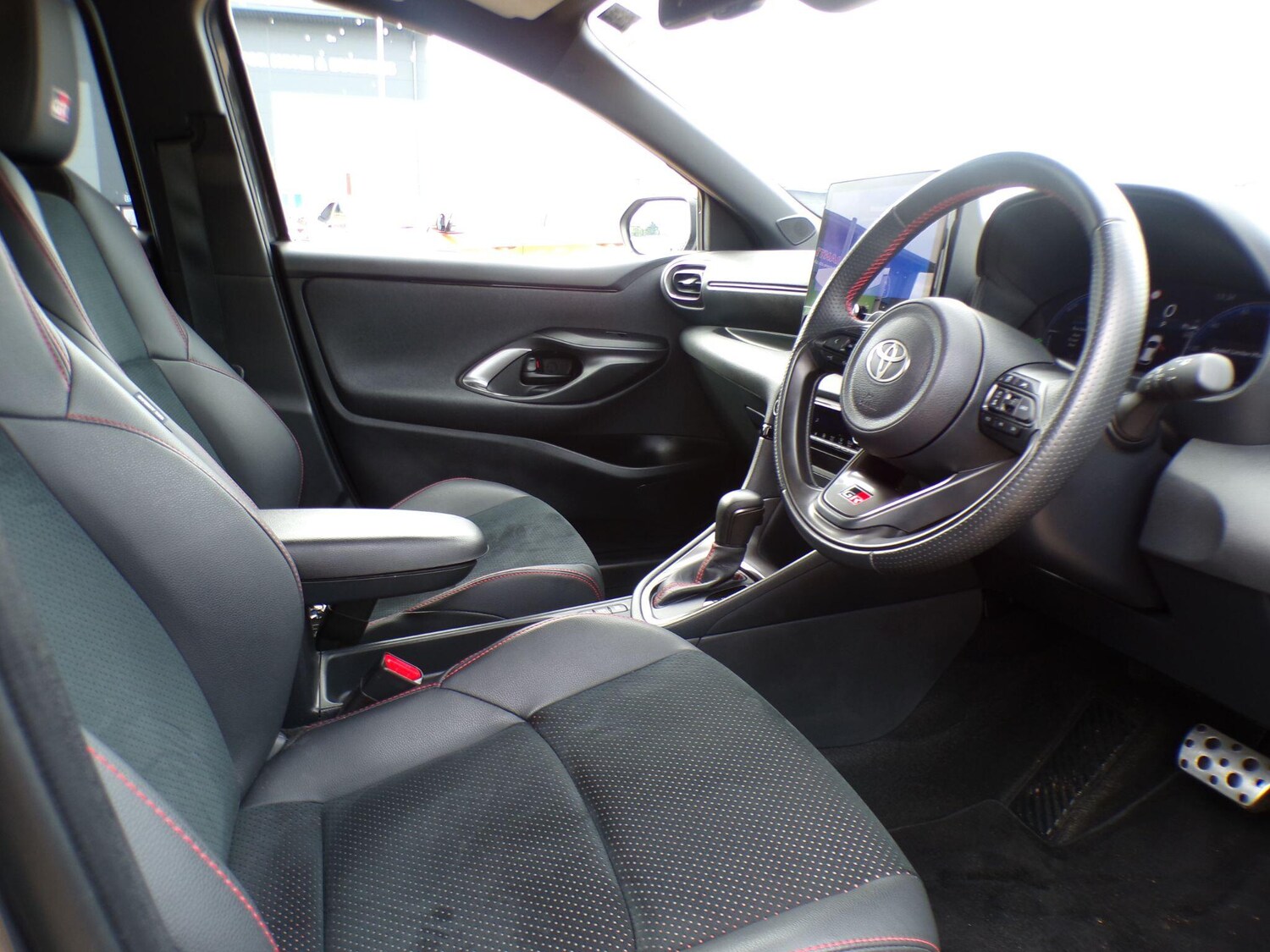 Used Toyota Yaris 2024 for sale - 76189147: Photo 11