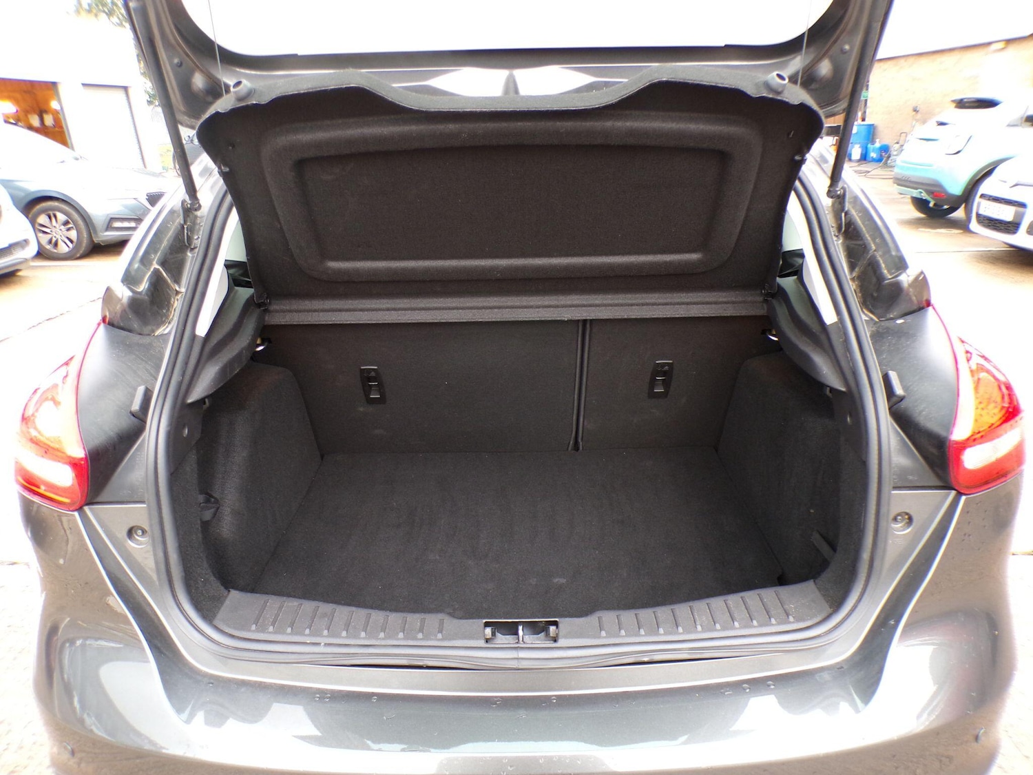 Used Ford Focus 2015 for sale - 76441400: Photo 9